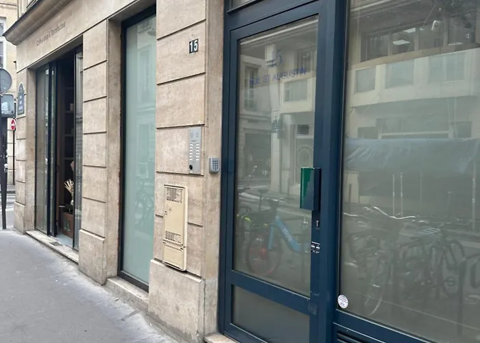 French Typical * Paris