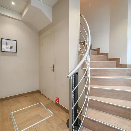 French Typical * Paris